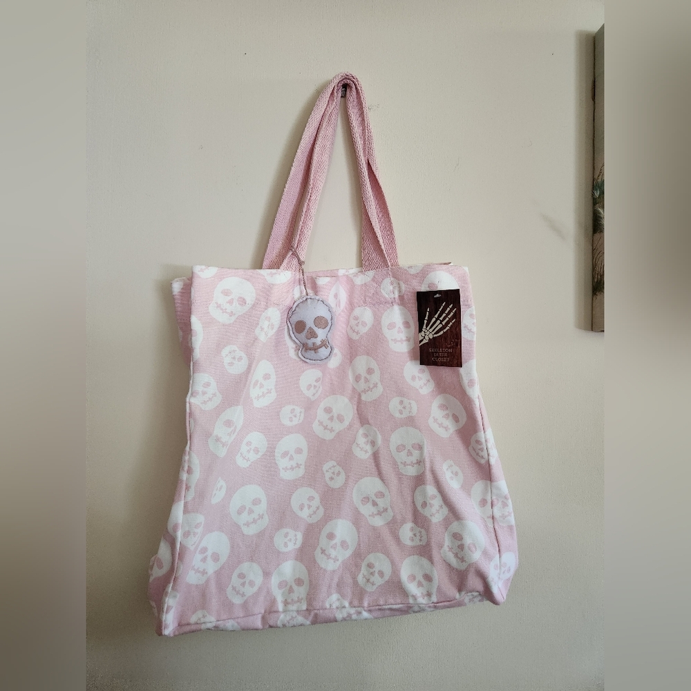 Skeleton in the closet skull halloween tote bag pink NWT